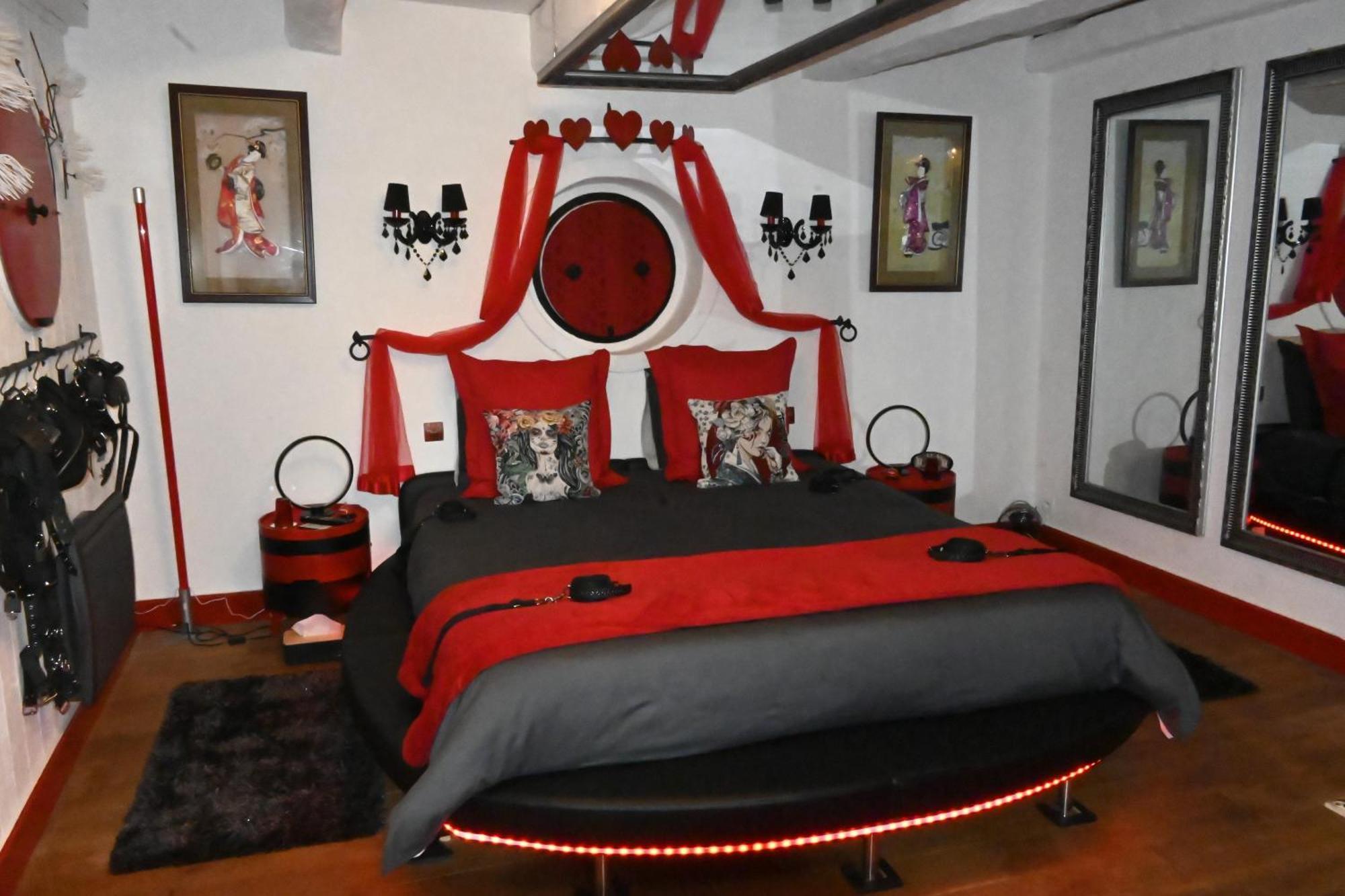 Love Room Donjon Dol In Love Bdsm Dol-de-Bretagne Buitenkant foto