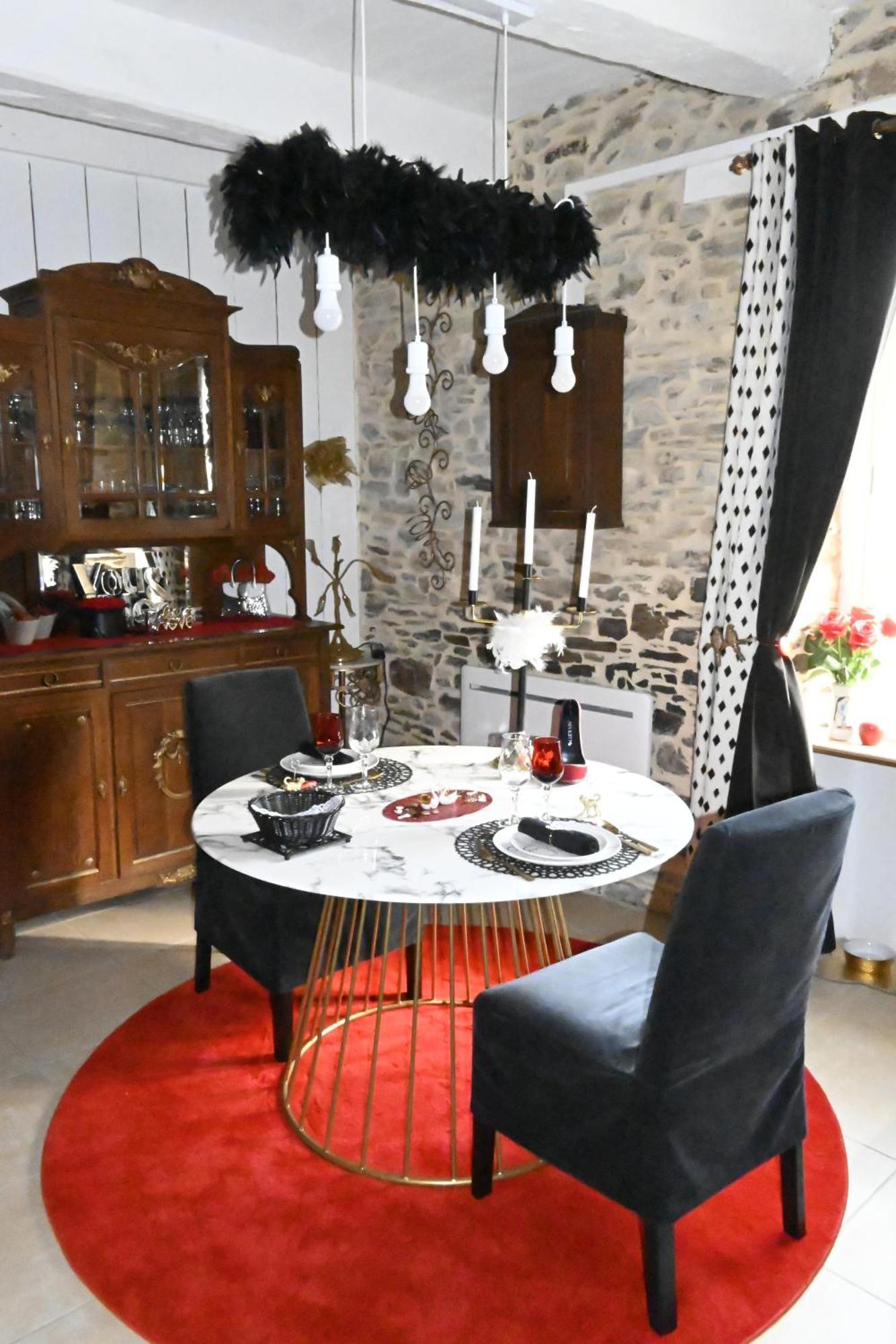 Love Room Donjon Dol In Love Bdsm Dol-de-Bretagne Buitenkant foto